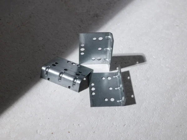 Verstärkungswinkel klein Metall